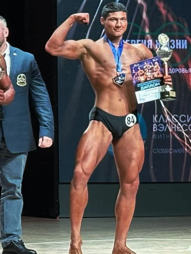 Аркадий Новиков